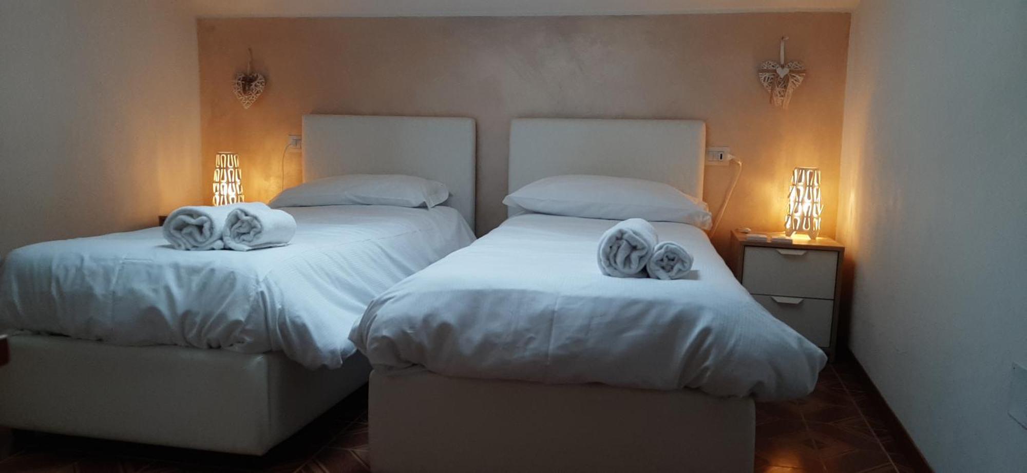 Camere Porto Vecchio Con Parcheggio A Pochi Passi Dal Castello Мальчезине Экстерьер фото